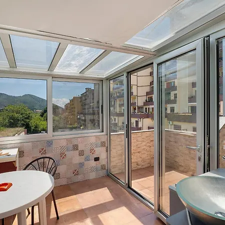 Ferienhaus Ely House Salerno